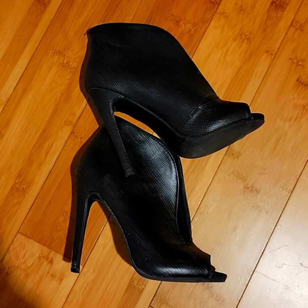 JustFab black heeled booties